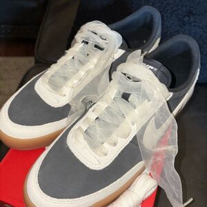 Nike women’s 9-Killshot 2- New-Never Worn-Off Noir;Sail &Gum
